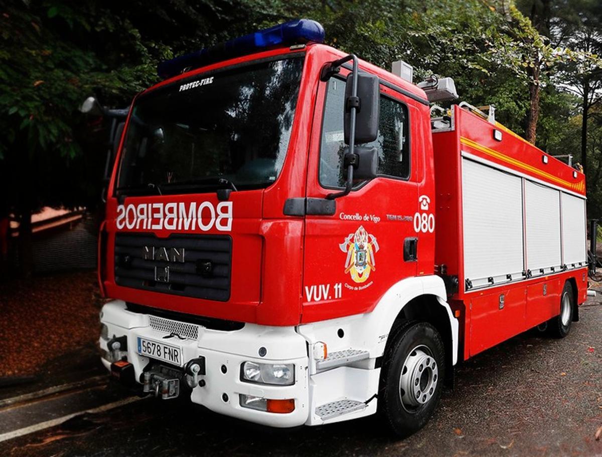 Un camión de bomberos.