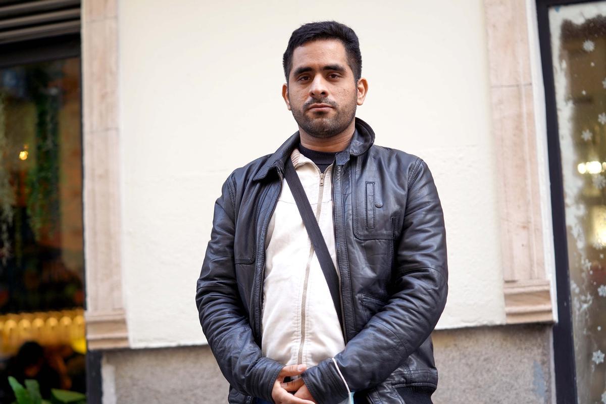 Reportaje a integrantes de la comunidad venezolana en Madrid , en la imagen Arnoldo Lara.