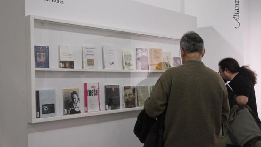 Último mes para visitar la exposición de Claudio Rodríguez en la Biblioteca