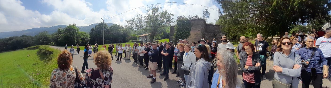 Los ecologistas se concentran en el texu de La Tellada (Siero)