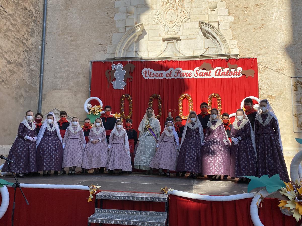 El exterior de la iglesia de San Bartolomé fue el escenario escogido para la celebración.