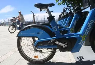 Las nuevas ayudas al transporte del Estado en A Coruña: rebaja a BiciCoruña y bus gratis hasta los 15