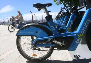 Las nuevas ayudas al transporte del Estado en A Coruña: rebaja a BiciCoruña y bus gratis hasta los 15