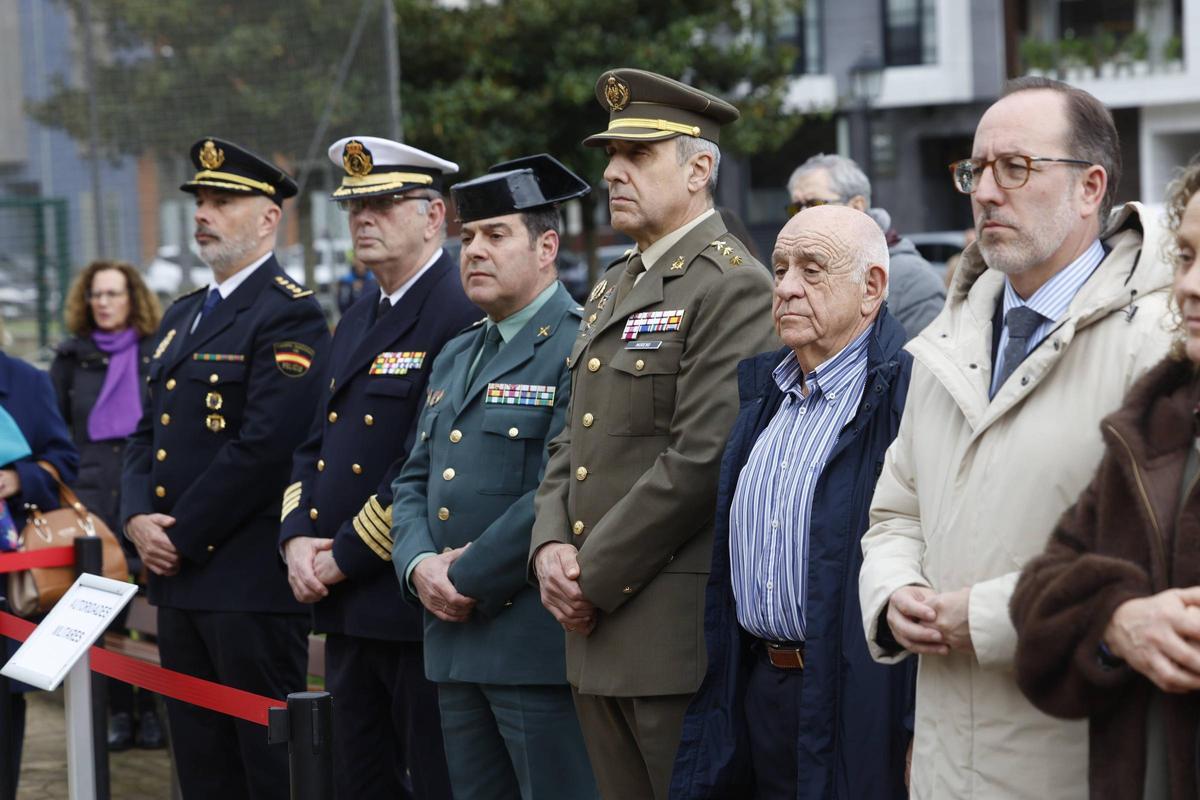 El comisario Díaz-Faes, el capitan Garat, el coronel Puerta, el coronel Moreno, José Santos y Mario Arias.