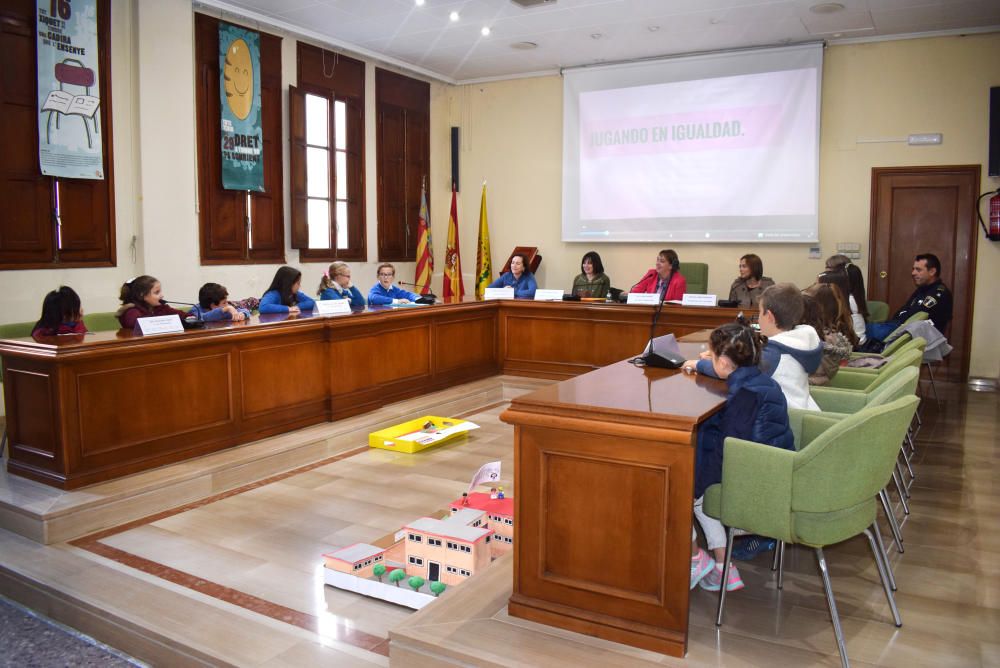 Pleno infantil en Benetússer.