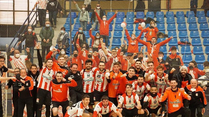 El Fertiberia Puerto Sagunto sigue imparable y se coloca segundo tras ganar el derbi (23-24)