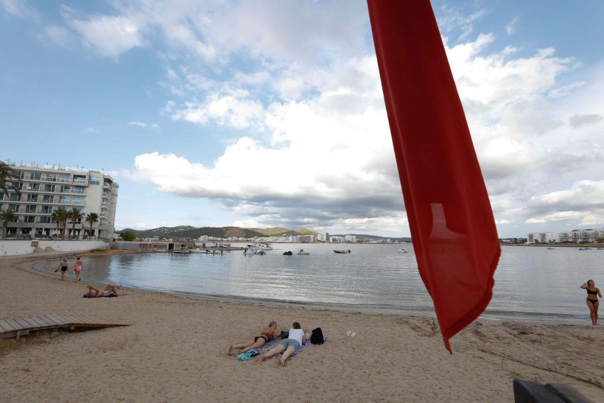 Nuevo vertido de fecales en la playa de Punta Xinxó de Ibiza