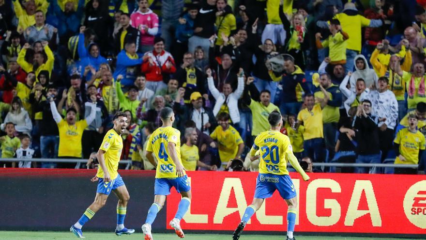 Las Palmas apela a sus talentos para lograr un valioso triunfo ante el Atlético