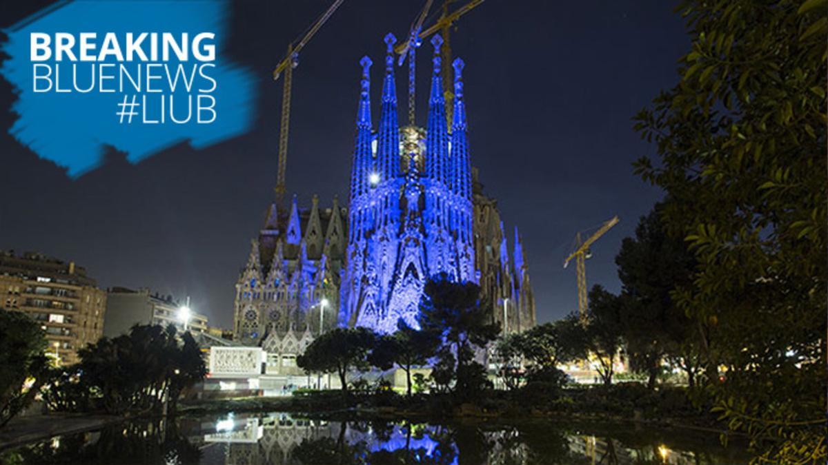 la Sagrada Família, teñida de azul en una edición anterior de la iniciativa mundial 'Light It Up Blue'.
