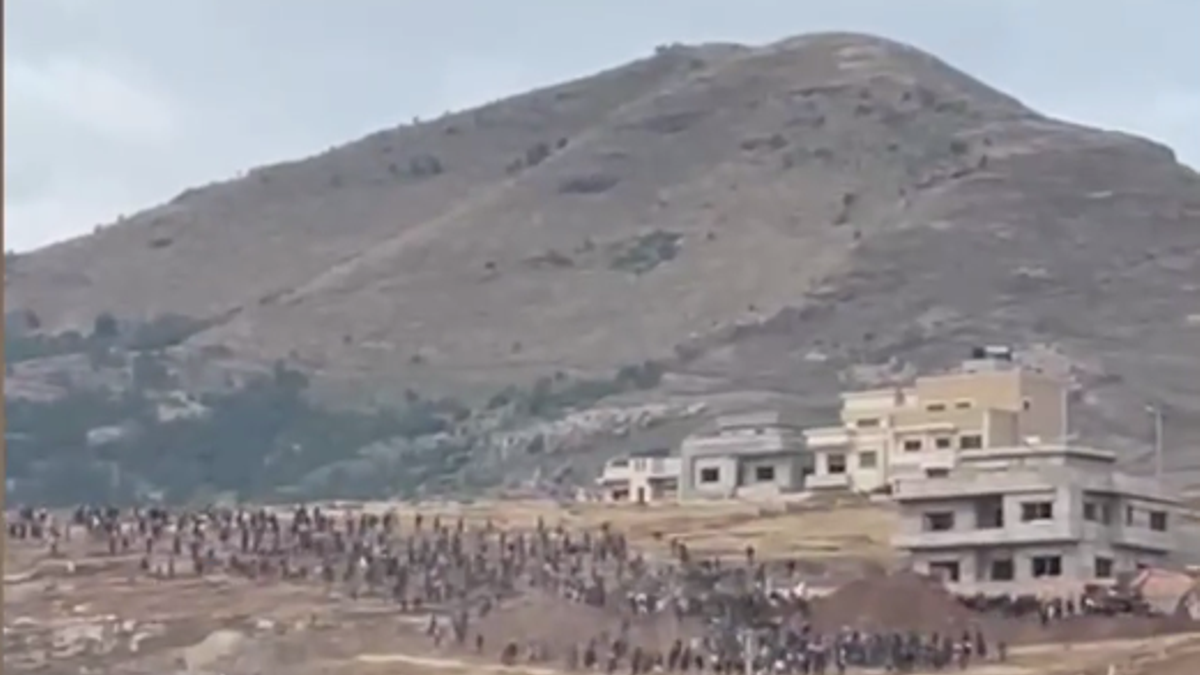La multitud de migrantes se dirige hacia Melilla el viernes 24 de junio