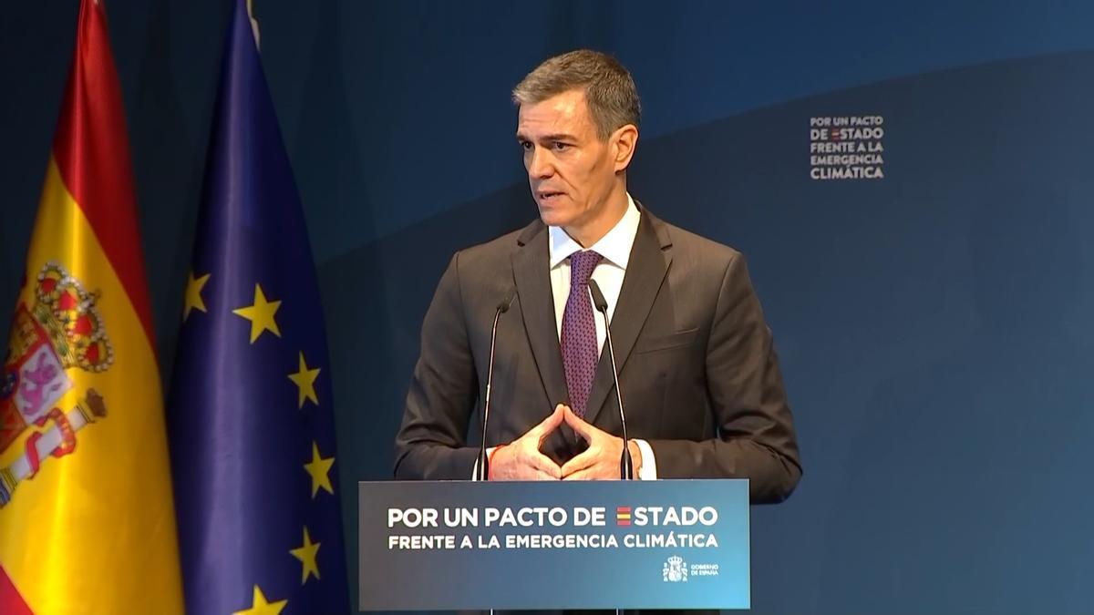 Sánchez califica de "error histórico" la medida europea de retirar el veto total a los vehículos de combustión en 2035