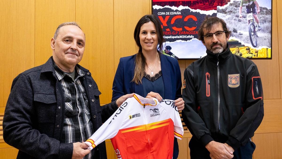 Luis Marquina, Cristina García y Óscar Muñoz, en la presentación del Campeonato de España.