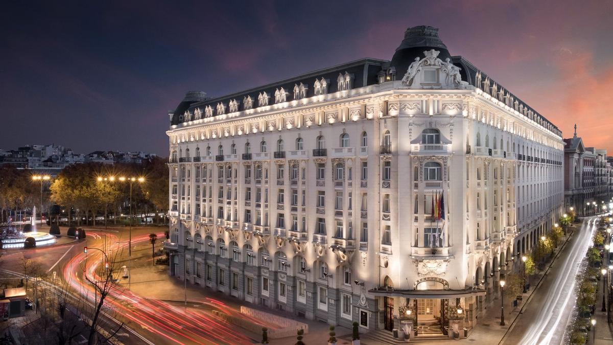 The Westin Palace de noche