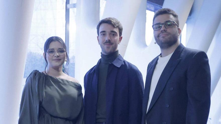 El joven diseñador Antoni Borsad viste los presentadores de los Premios Talento Joven