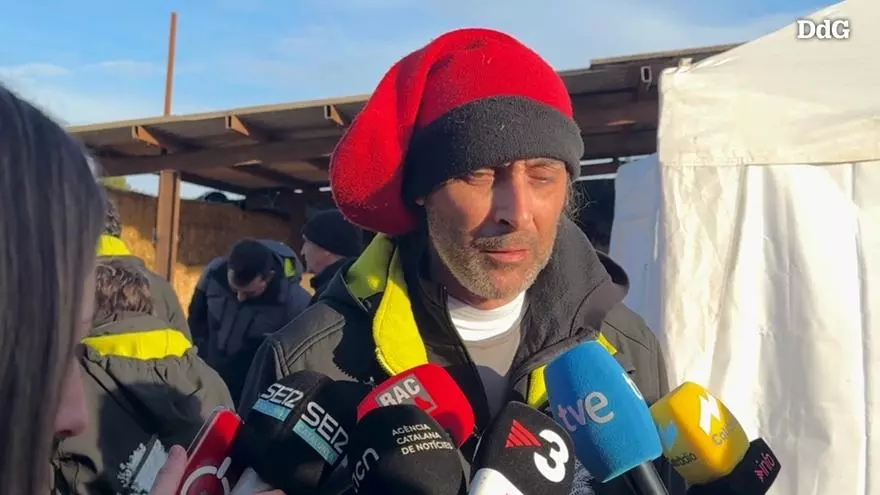 VÍDEO | Els pagesos volen que Illa doni "ple suport" al compromís d'Ordeig i "alguna cosa palpable" per aixecar el tall a l'AP-7