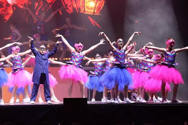 El Festival Intercentros 2026 llenó de colorido y solidaridad el Coliseum