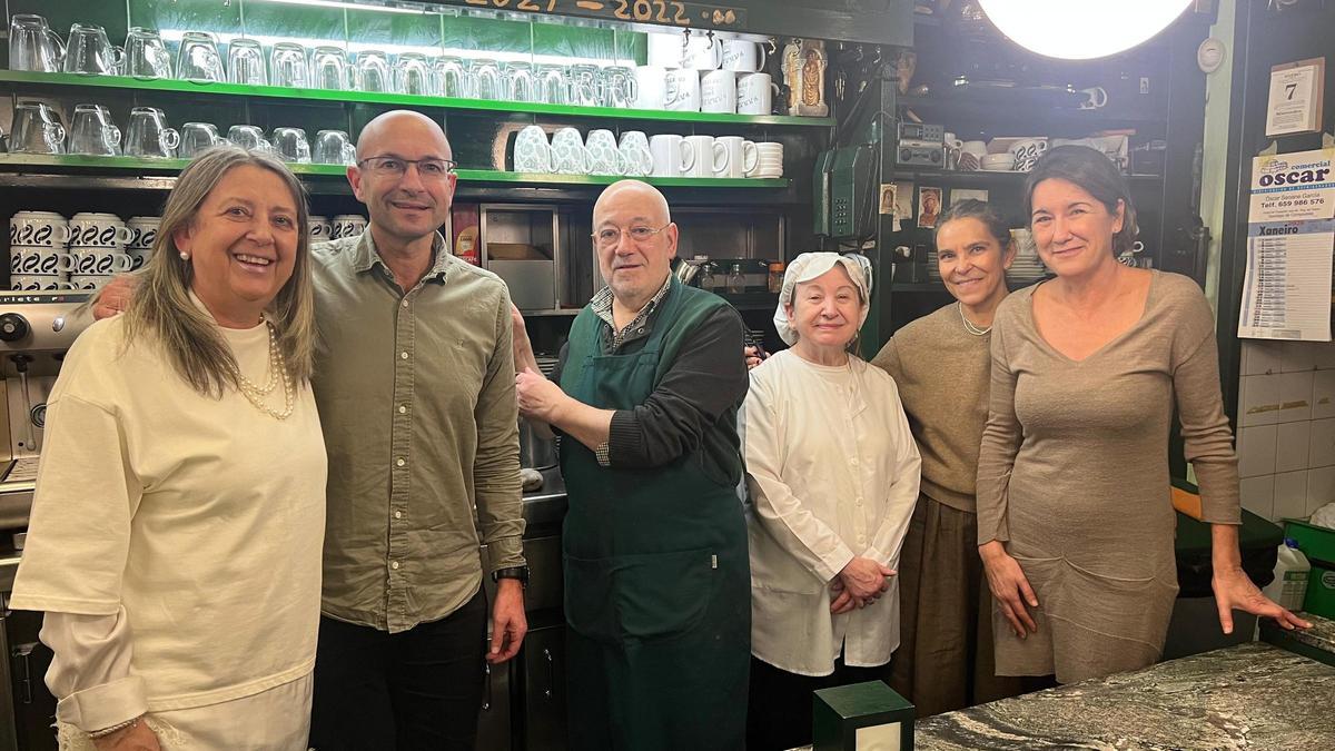 Os edís non adscritos de Santiago, na cafetería Paradiso