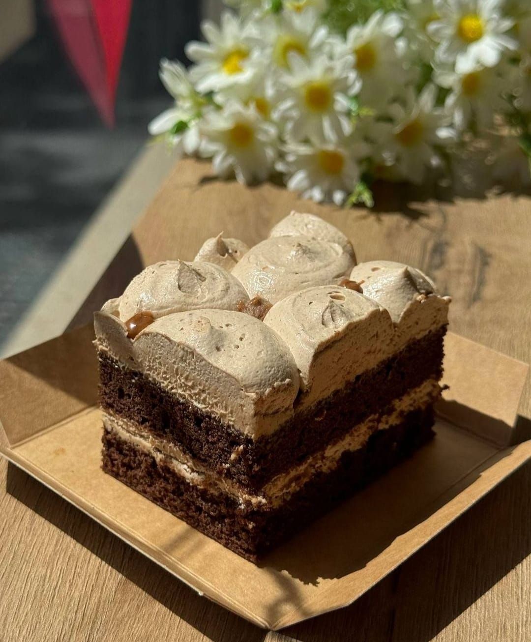 Pastel vegano de chocolate y praliné de avellanas