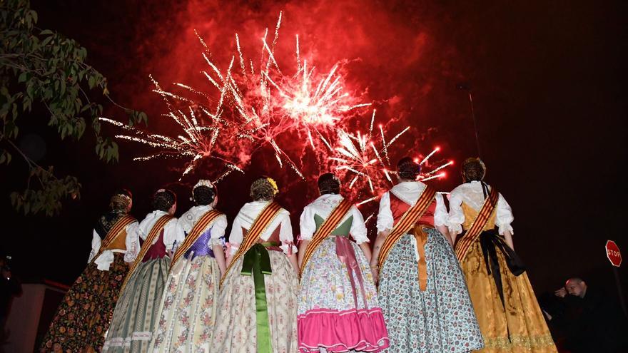Vila-real reinventa la Crida de las fiestas de Sant Pasqual con un castillo de fuegos y un festival de música