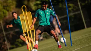 Cucho Hernández: "El jugador siempre se va haciendo cada día y qué mejor manera que al lado de Pellegrini"