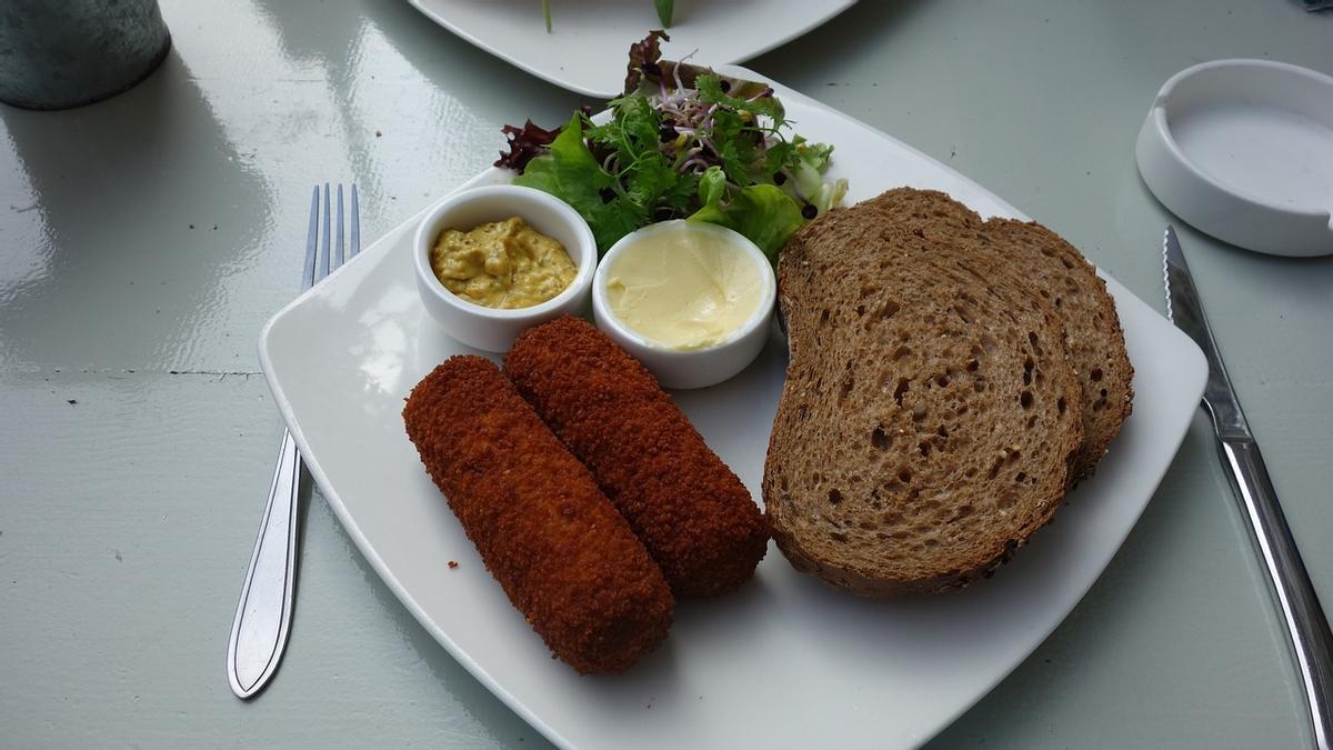 Flamenquines en freidora  de aire: la forma más saludable de cocinar el plato más típico de Córdoba.