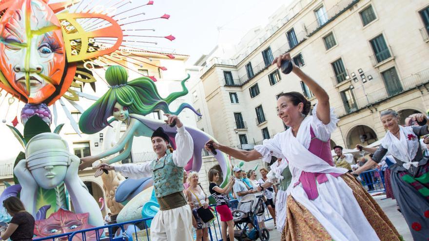 Las Hogueras y demás fiestas de Alicante buscan cartel anunciador