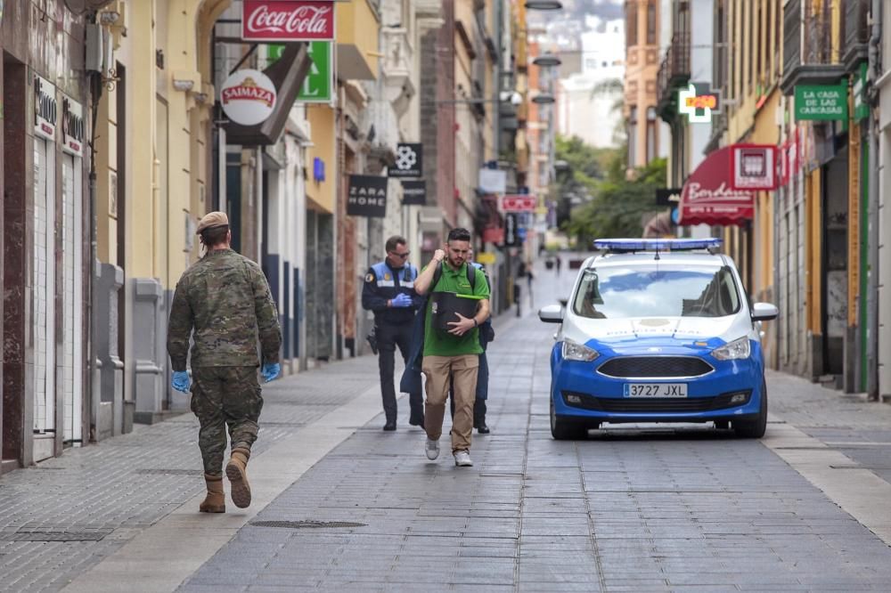 Militares patrullando por Santa Cruz