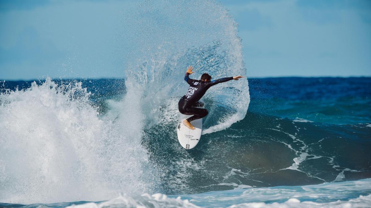 Lenni Jensen y Ariane Ochoa, campeones del Open LPA Surf City