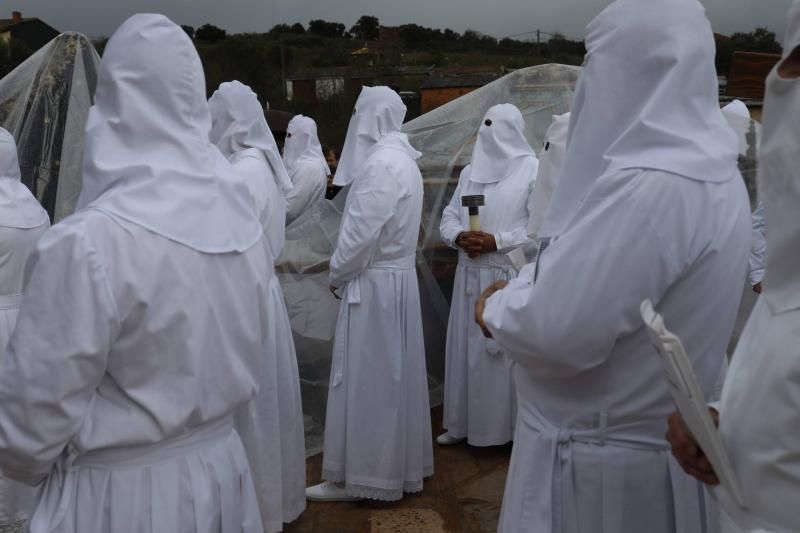 GALERÍA | Procesión del Santo Entierro en Bercianos de Valverde