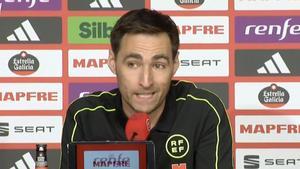 De Burgos Bengoetxea, el árbitro de la final de Copa, en la rueda de prensa previa al Barça-Madrid.