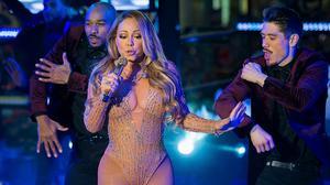 Mariah Carey aconsegueix ser ’trending topic’ amb una estrepitosa actuació a Times Square.