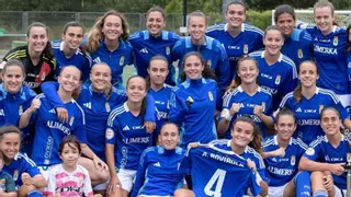 Adiós al pantalón blanco para el Real Oviedo femenino: será azul y es "por su bienestar"
