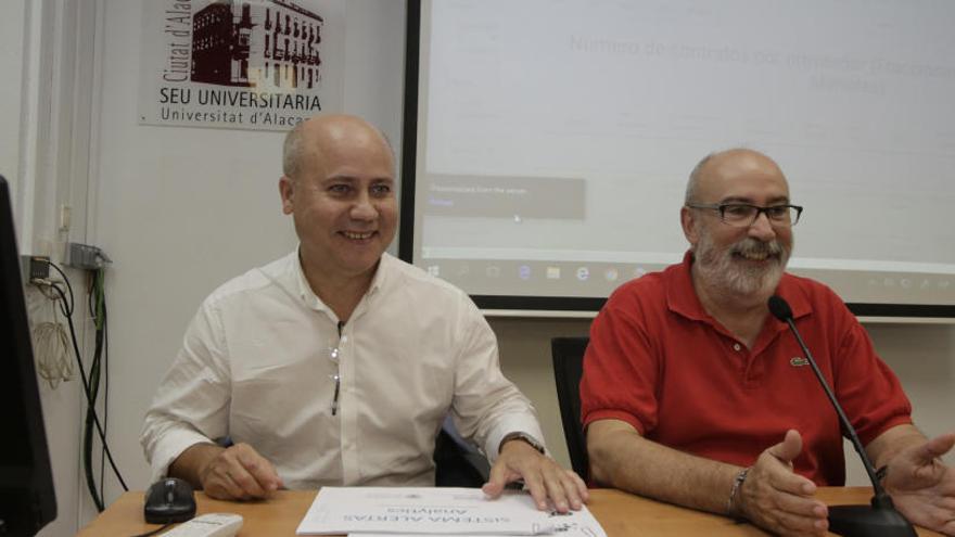 El conseller Manuel Alcaraz, a la derecha, en la presentación del programa Satán