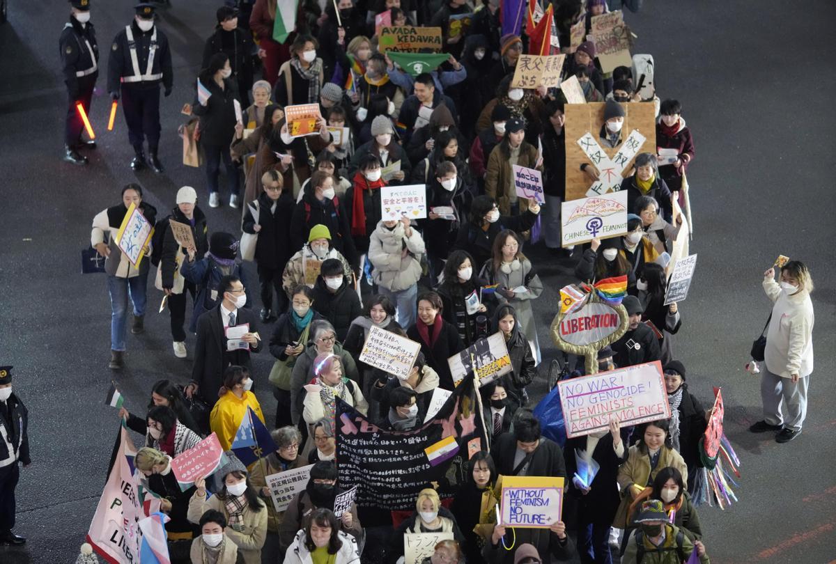 Marcha feminista en Tokyo con motivo del 8M.