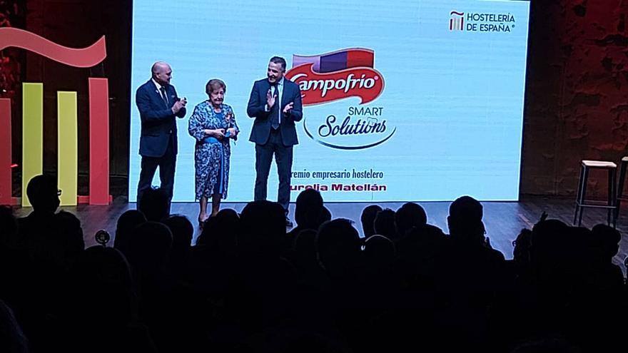 Aurelia recibe ovacionada el Premio Nacional como Mejor Empresaria Hostelera