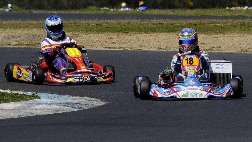 Imagen de archivo de una competición en el circuito de karting de A Madalena. // Bernabé / Javier Lalín