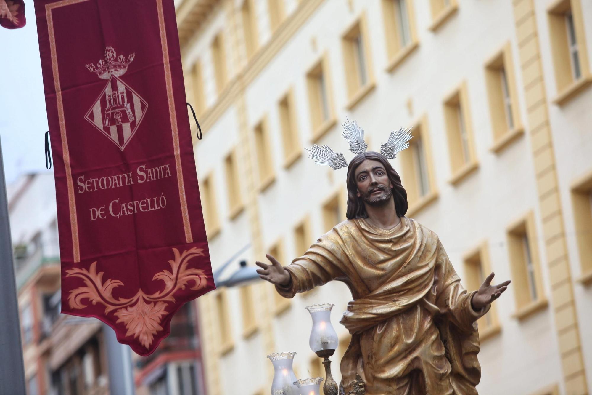 Emocionante procesión del Encuentro en Castelló en la mañana del Domingo de Resurrección