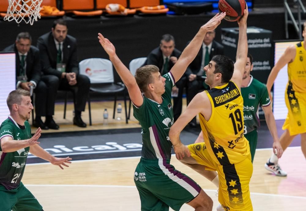 Partido entre el Iberostar y el Unicaja en la fase final de la Liga ACB.