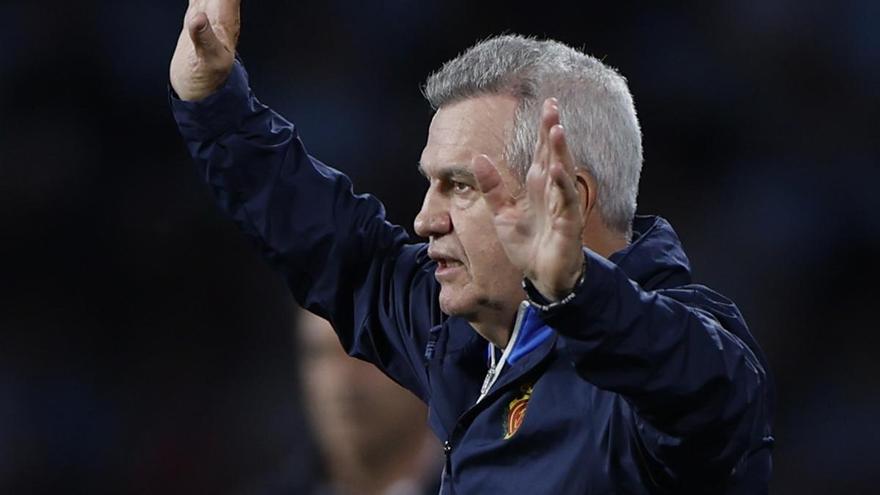 Javier Aguirre, durante el partido de anoche