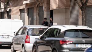 La vivienda de Rubí en la que se ha hallado muerta a una mujer, en un doble asesinato machista
