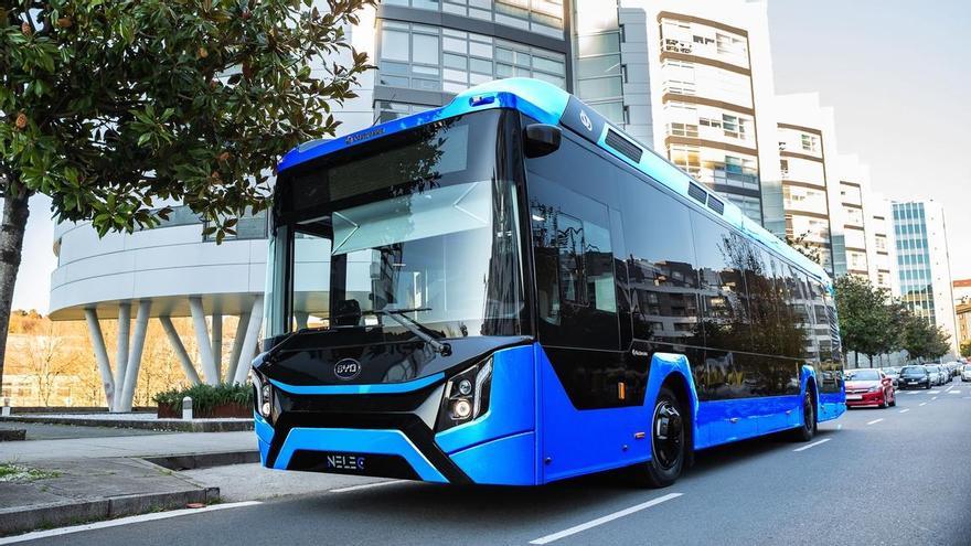 Vista frontal del autobús anunciado en septiembre.