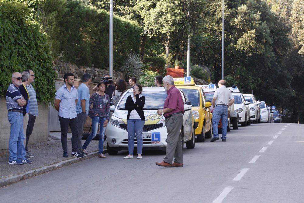 Primer dia de vaga dels examinadors del carnet de conduir a Girona