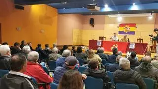 El eurodiputado Manu Pineda abrió las jornadas de "Pasionaria" en Langreo