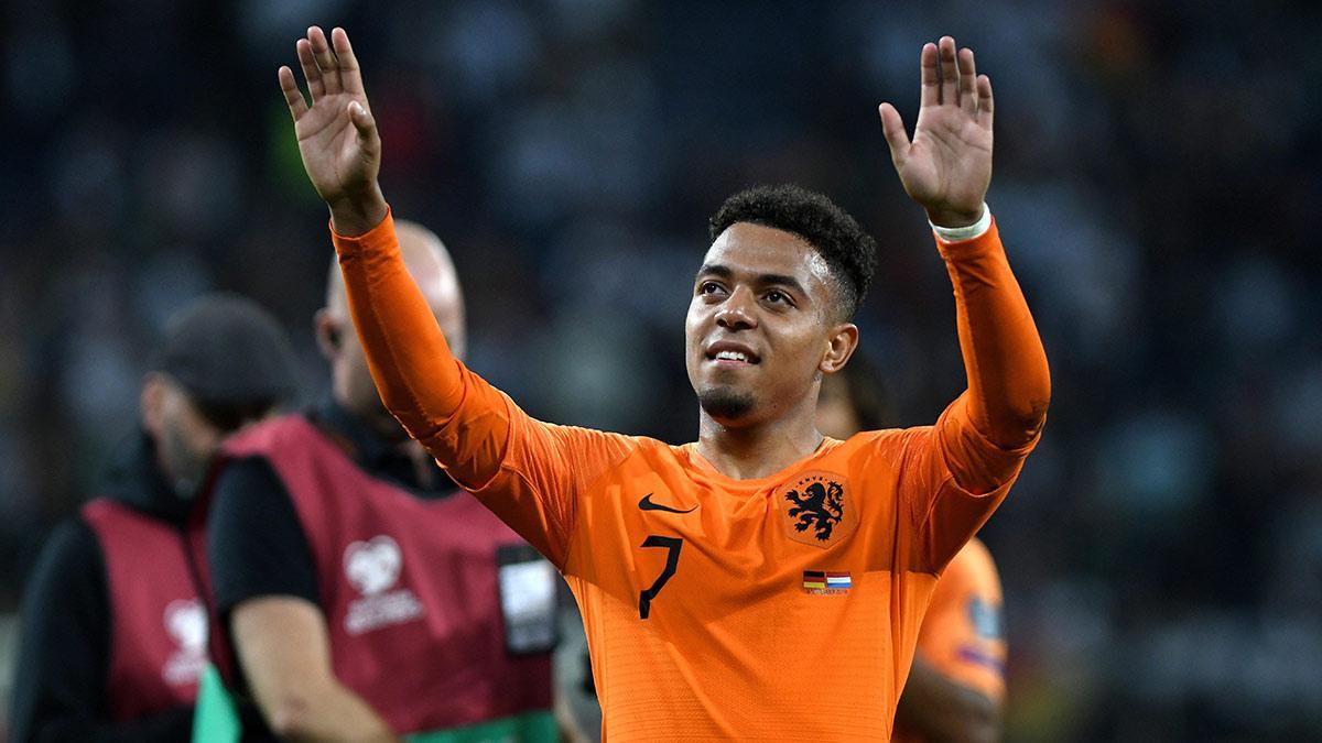 El goleador Malen puede ser uno de las revelaciones en Holanda
