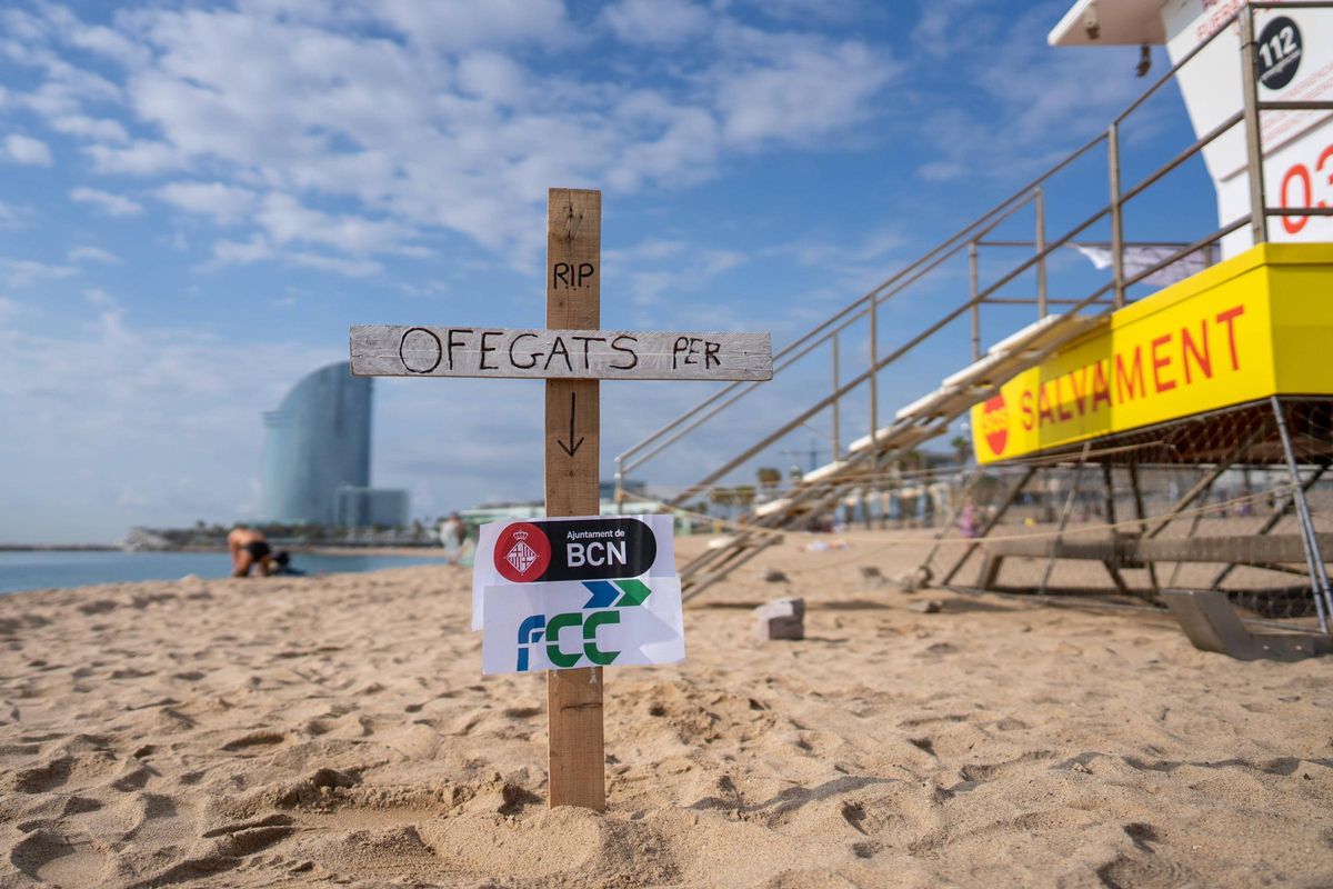 Los socorristas de Barcelona protestan contra la precariedad y la falta de personal