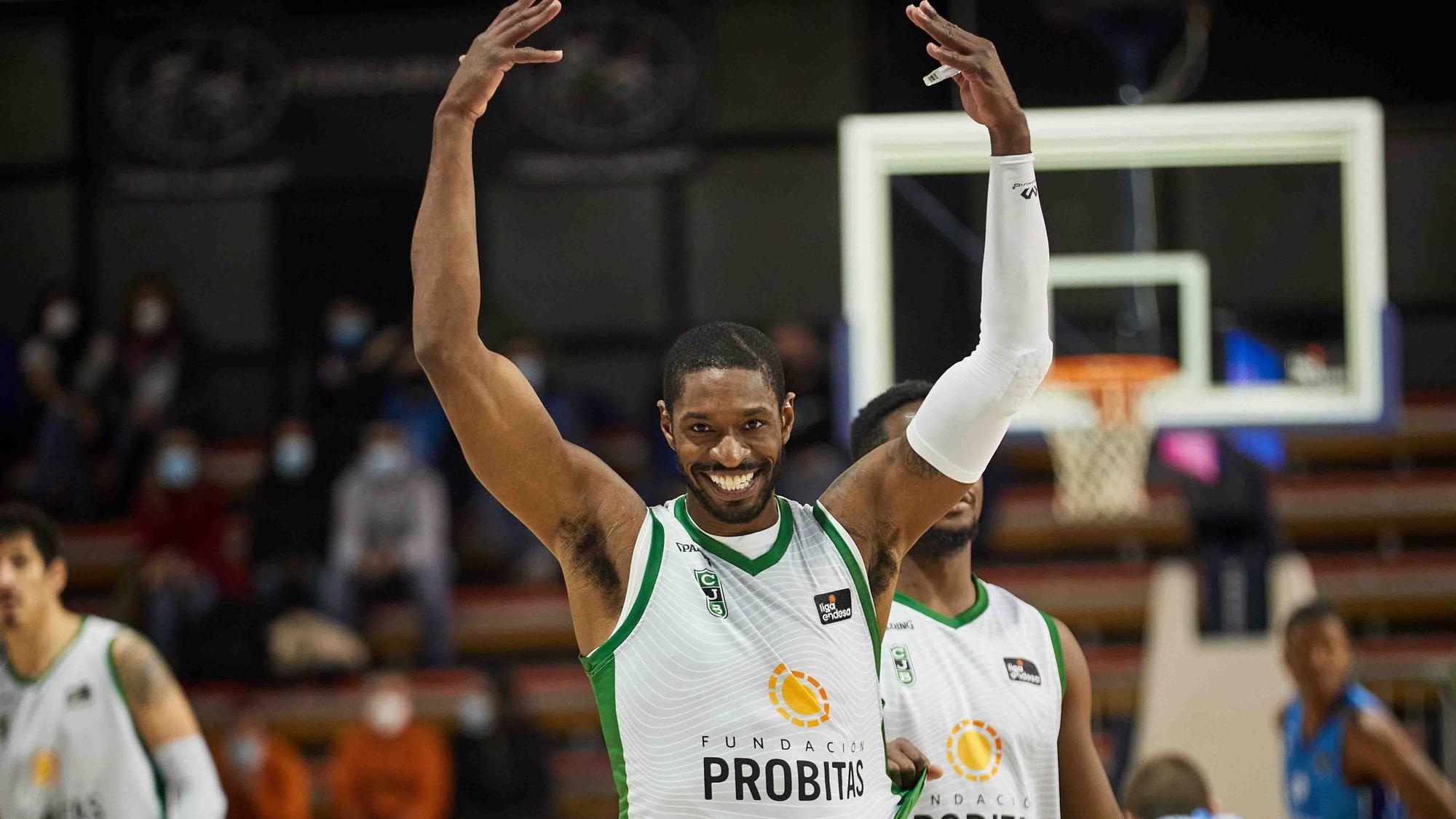 Brandon Paul celebra la victoria en Fuenlabrada