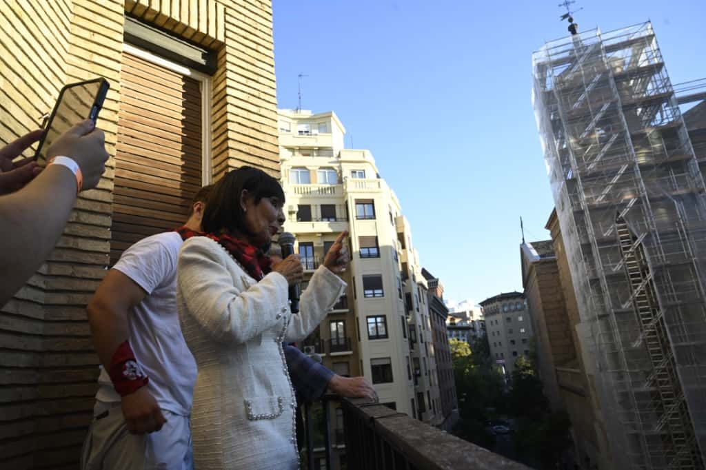 En imágenes | Primer día de las Fiestas del Pilar con las peñas y el pregón