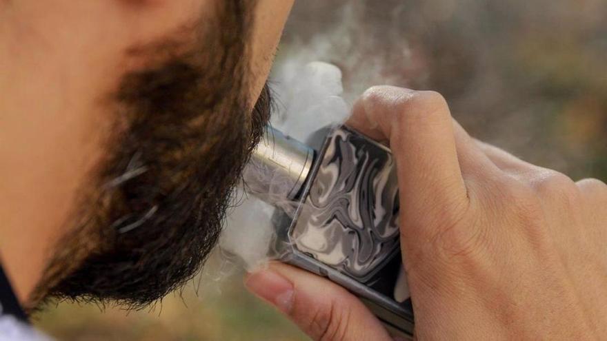 Sanidad advierte del riesgo de los ‘vapers’ como puerta de entrada al consumo de tabaco tradicional