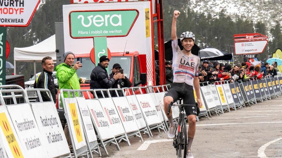 Tadej Pogacar triunfa en Vallter 2.000