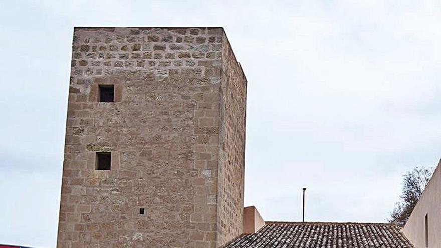 Torre Sarrió se engalana: tras acabar la rehabilitación espera a que se definan sus usos